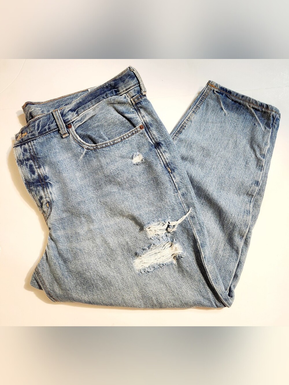 ❤️Old Navy Light Blue Distressed Jeans Size: 16